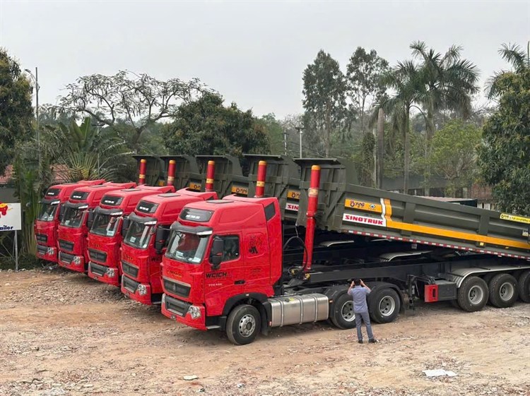 Bàn giao lô 5 cặp xe đầu kéo sitrak 430,mooc ben yunli cho công ty xi măng long sơn